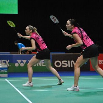 badminton sourd femmes jouent