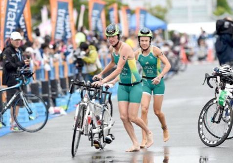 femme vélo paratriathlon