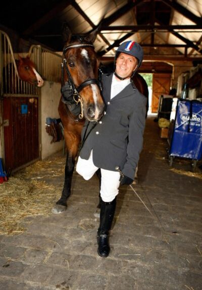 homme équitation cheval handicap