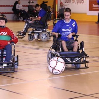 joueur foot fauteuil électrique