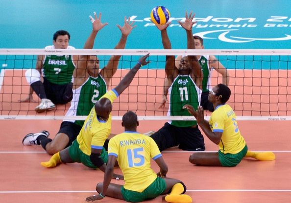 joueurs volley assis handisport aura